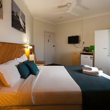 Inn Nightcap At Manly 3*