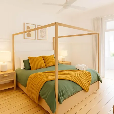 Holiday home Heart Of Milton 4b2b Ac 2tvs Private Parking Walk To Suncorp Stadium *