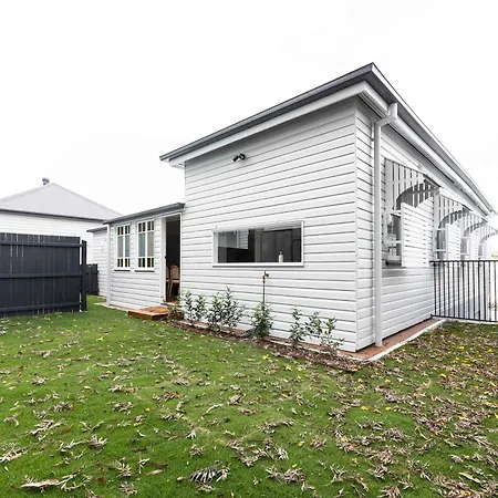 Heart Of Milton 4b2b Ac 2tvs Private Parking Walk To Suncorp Stadium Holiday home *