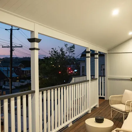 Heart Of Milton 4b2b Ac 2tvs Private Parking Walk To Suncorp Stadium Holiday home Brisbane