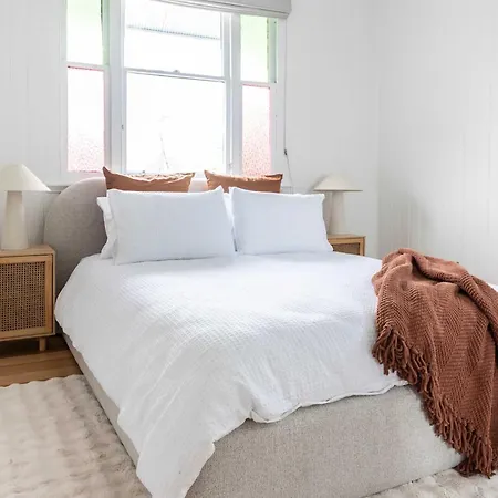 Heart Of Milton 4b2b Ac 2tvs Private Parking Walk To Suncorp Stadium Holiday home *