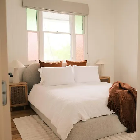 Holiday home Heart Of Milton 4b2b Ac 2tvs Private Parking Walk To Suncorp Stadium Brisbane