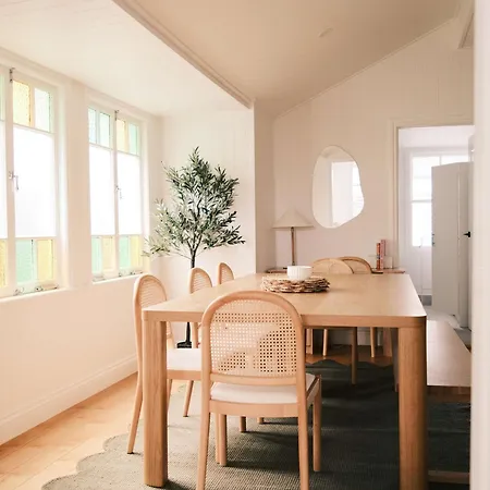 Holiday home Heart Of Milton 4b2b Ac 2tvs Private Parking Walk To Suncorp Stadium *