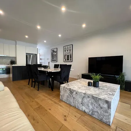 Apartment Peaceful 3br 2ba With Parking Near Airport And Cbd *