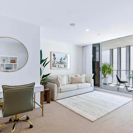 Apartment Poolside At 28 Luxe Newstead Work-relax-play *