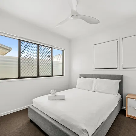 Apartment Peaceful 3br 2ba With Parking Near Airport And Cbd *