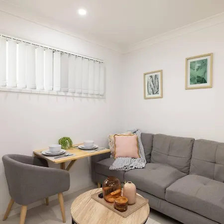 Apartment Smart Self Check-in - S Freney