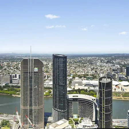 Apartment Panoramic Views & High-rise Pool And Gym *