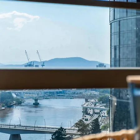 Queens Wharf Charm W/ Balcony Views - Lv 15 Brisbane