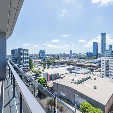 Stylish View Retreat 2b2b With Free Parking * Brisbane