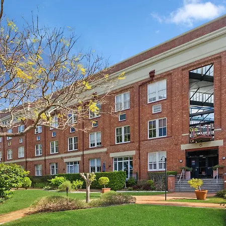 Woolstore Teneriffe Apartment