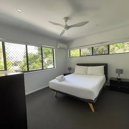 Peaceful 3br 2ba With Parking Near Airport And Cbd Apartment
