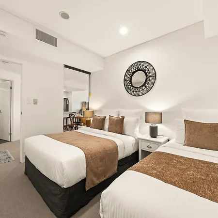Apartment Luxe Living In The Sky