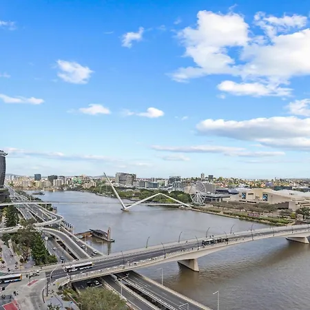 2br River And Fireworks View Apartment *