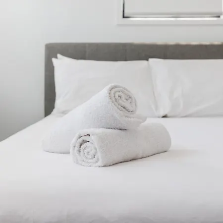 Apartment Peaceful 3br 2ba With Parking Near Airport And Cbd *