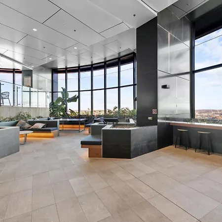 Panoramic Views & High-rise Pool And Gym *