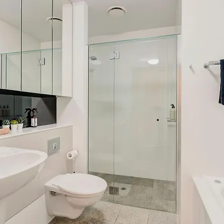 Apartment Glasshouse On Felix - Luxury With River Views, Pool And Parking | Winter Escape | Longer & Save | 1 June - 31 August
