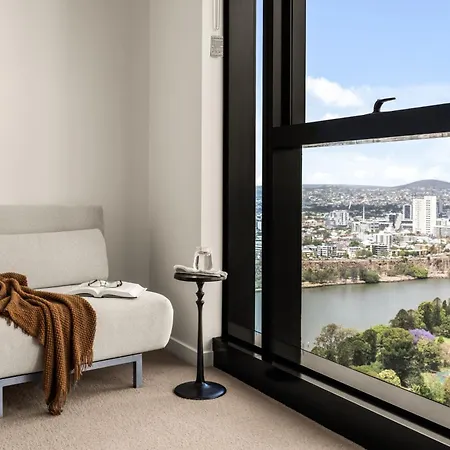 Luxe Living In The Sky Apartment