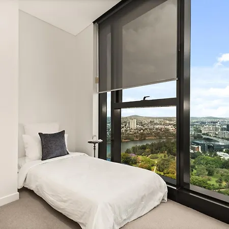 Apartment Luxe Living In The Sky *
