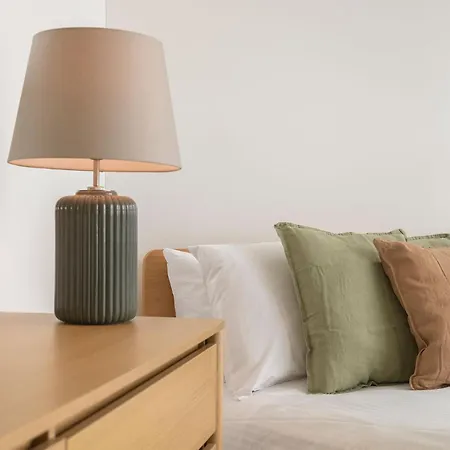 Glasshouse On Felix - Luxury With River Views, Pool And Parking | Winter Escape | Longer & Save | 1 June - 31 August Apartment