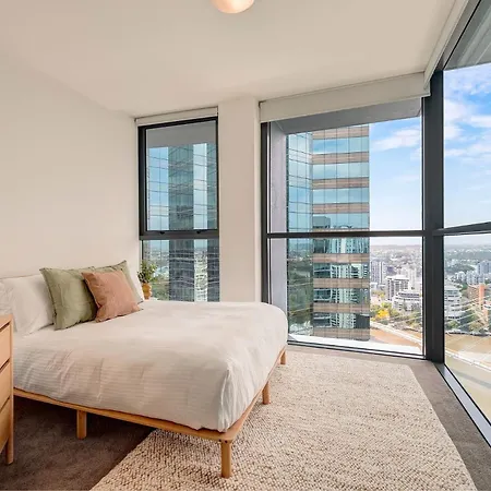 Apartment Glasshouse On Felix - Luxury With River Views, Pool And Parking | Winter Escape | Longer & Save | 1 June - 31 August *