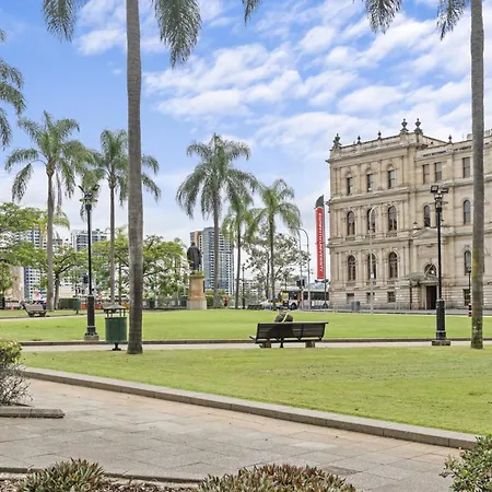 Apartment Panoramic Views & High-rise Pool And Gym Brisbane
