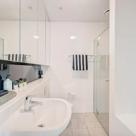 Apartment Glasshouse On Felix - Luxury With River Views, Pool And Parking | Winter Escape | Longer & Save | 1 June - 31 August Brisbane