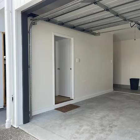 Peaceful 3br 2ba With Parking Near Airport And Cbd * Brisbane