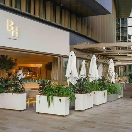 Apartment The Kaze - 37f Brand New Riverview 1br With Sofa Bed At Queens Wharf With Pool And Gym