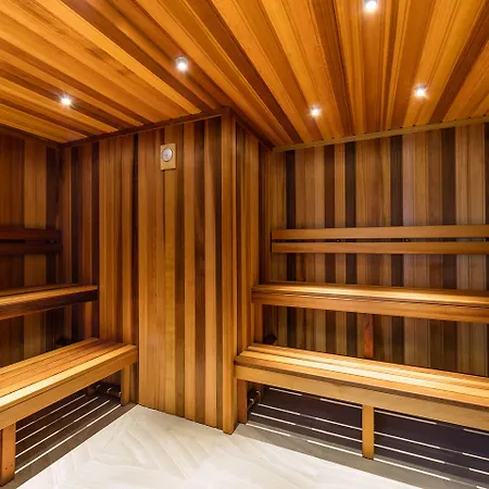Hotel Meriton Herschel Street,