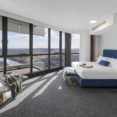Meriton Herschel Street, 5* Brisbane
