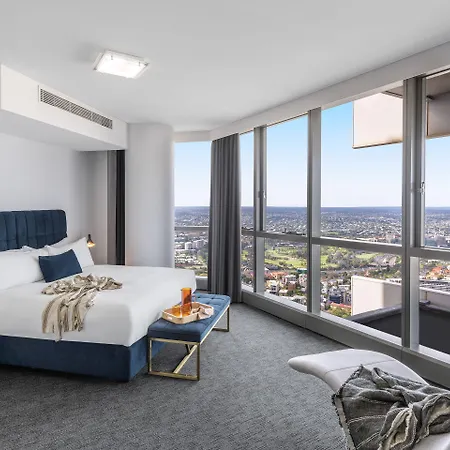 Meriton Herschel Street, Hotel