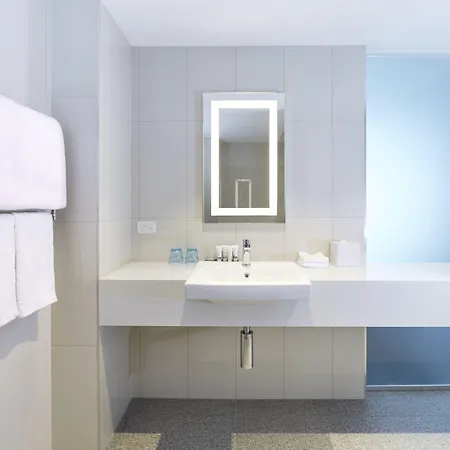 Holiday Inn Express Brisbane Central By Ihg 4*