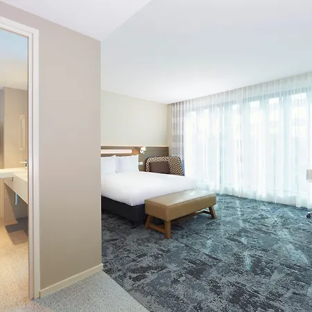 Hotel Holiday Inn Express Brisbane Central By Ihg 4*
