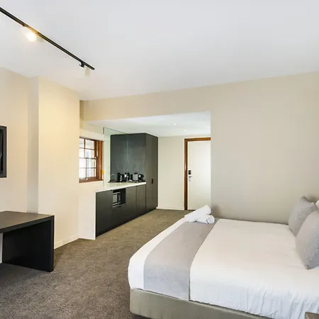 Kennigo Brisbane, Independent Collection By Evt Brisbane