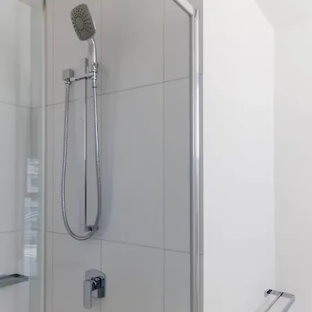 Fleet Lane Aparthotel 4*