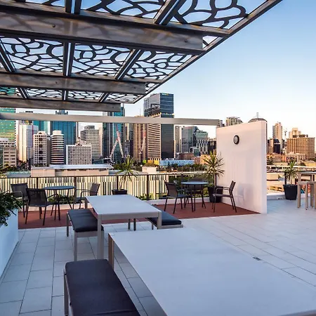 Fleet Lane Aparthotel 4*