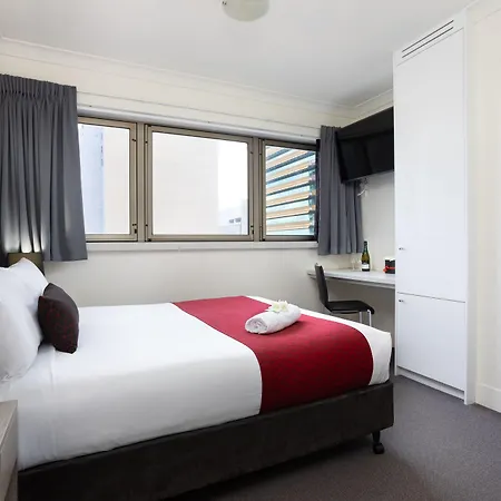 George Brisbane, Independent Collection By Evt Hotel