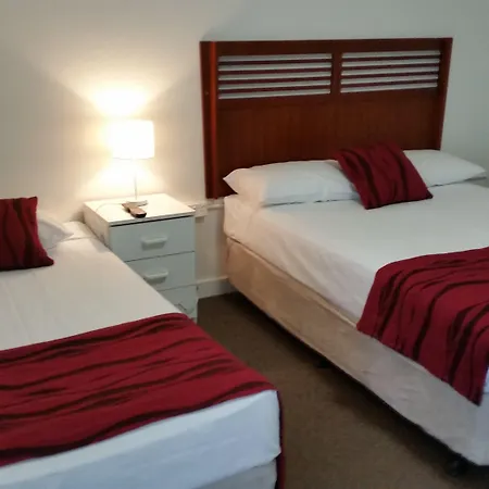 Acacia Ridge 3*