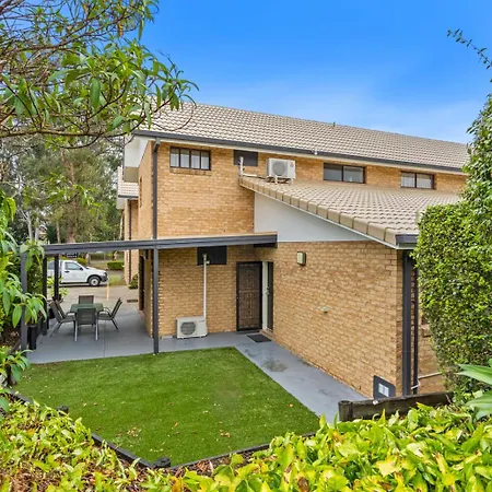 Hotel Quality Robertson Gardens 4*