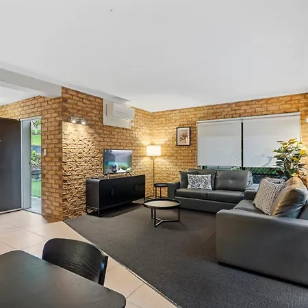 Quality Robertson Gardens Hotel