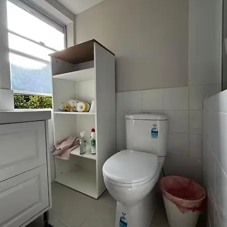 Homestay Uq Big 2 Bed For 2 People Q1 *