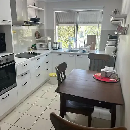 Homestay Uq Big 2 Bed For 2 People Q1 *