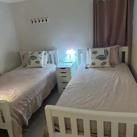 Uq Big 2 Bed For 2 People Q1 Homestay Brisbane