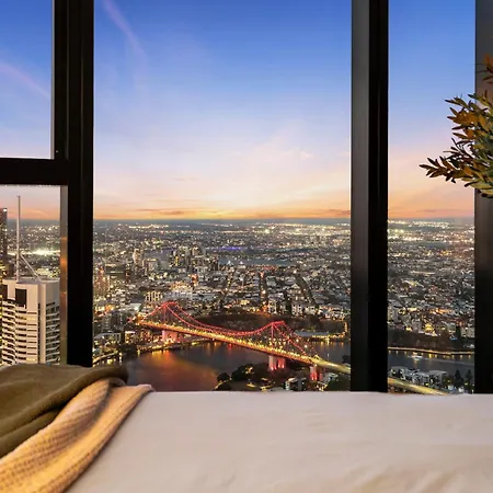 Skytower - 81st Floor, & River Views, Free Car Parking