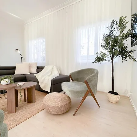 Penthouse Spot - Sleep 8 - Free Parking - 4km Cbd Apartment Brisbane