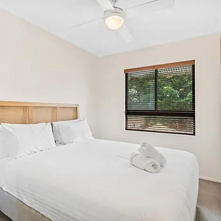 Live The Life, 5 Min To Felons Apartment *