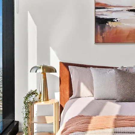 Skytower - 81st Floor, & River Views, Free Car Parking * Brisbane