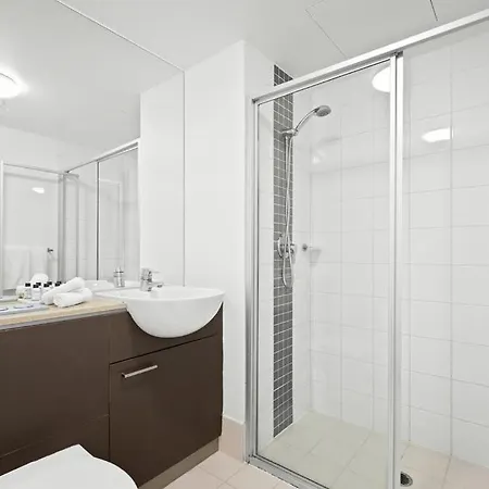 Location! Centre! Whole Apartment! *