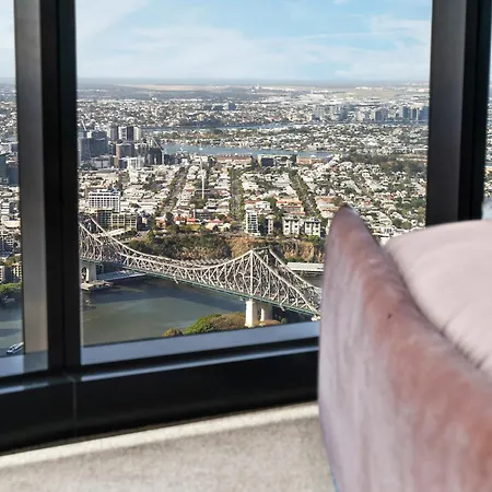 Apartment Skytower - 81st Floor, & River Views, Free Car Parking *